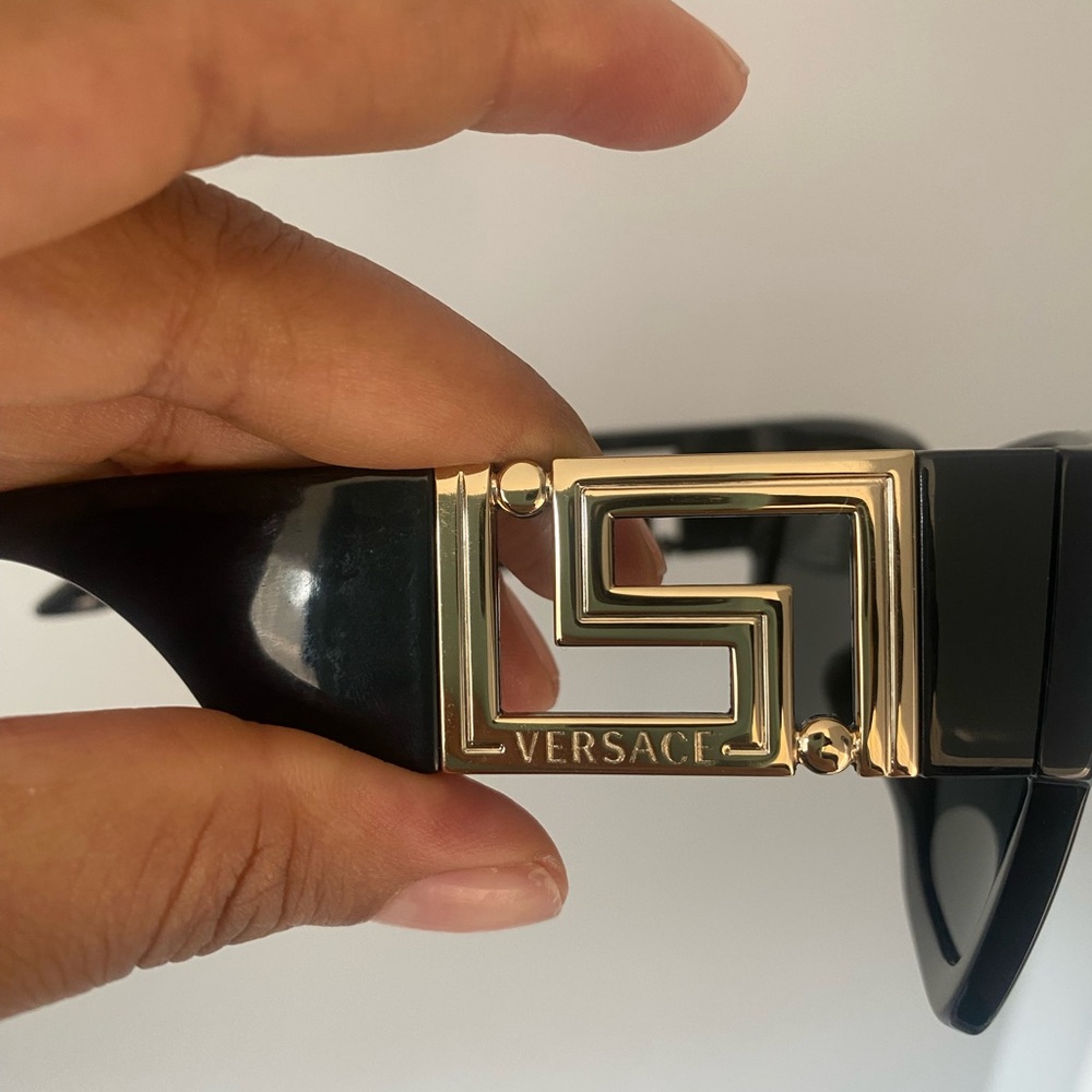 Versace SUNGLASSES 😎 (Authentic ) - Picture 9 of 17